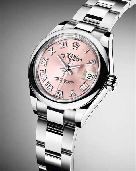 rolex lady-datejust 28 on wrist